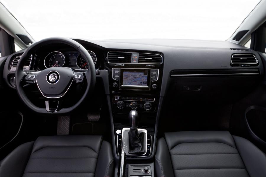  Volkswagen Golf SportWagen 2015 года  (US) (фото 16 из 25)
